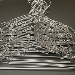 ニトリ 首元が伸びにくいレディースアルミハンガー ルイの画像