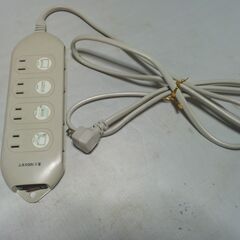 独立した４個のコンセント「最大１５００ワットまで」の画像