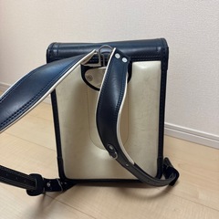 ネイビー色のらんランドセルの画像