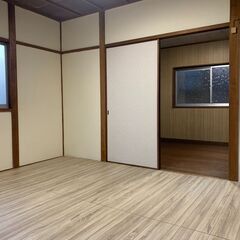 駐車場あり！リフォーム済み。シェアハウスやカップル、新婚さんにもぴったりな明石市朝霧台の広々な戸建。ペットも可です - 明石市