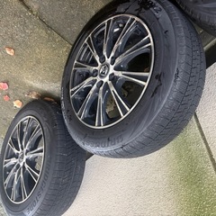 スタッドレスタイヤとホイール４本セットの画像