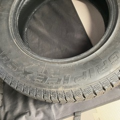 中古です ハイエース 冬タイヤ スタッドレスタイヤ の画像