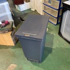 ゴミ箱の画像