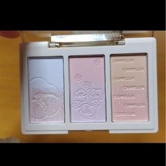 チーク アイシャドウの画像