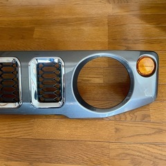 スズキ ジムニー ノマド フロントグリル 新車外しの画像