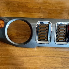 スズキ ジムニー ノマド フロントグリル 新車外しの画像