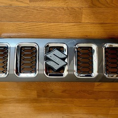 スズキ ジムニー ノマド フロントグリル 新車外しの画像
