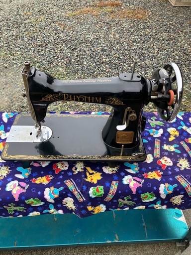 RHYTHM（リズム）」のミシン (かつを) 恵比須の生活家電《ミシン》の