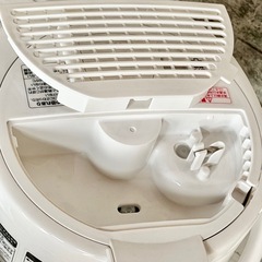 2021年製 象印 スチーム式ポット型加湿器 EE-RQ50の画像