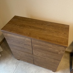 四面収納家具の画像