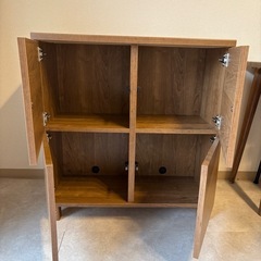 四面収納家具の画像