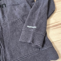 【美品】BURTONメンズ裏起毛パーカーMの画像