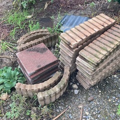 受付中止中　早い方優先　引取限定無料　花壇ブロック　の画像