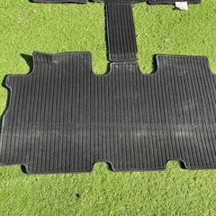 フリードスパイク　 純正マットの画像