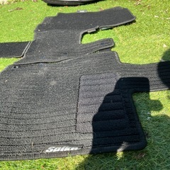 フリードスパイク　 純正マットの画像