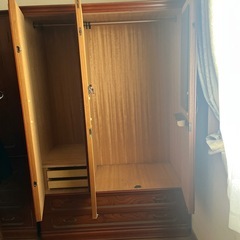 桐の箪笥の画像