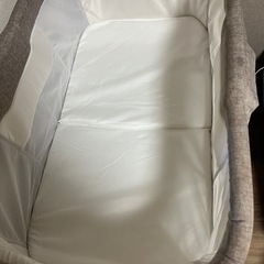 ベビーベッドの画像
