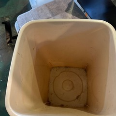 ゴミ箱の画像