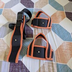Straps to attach Tracker for VRの画像