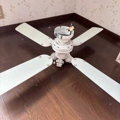 【お譲り決定】ファン付きシャンデリアの画像