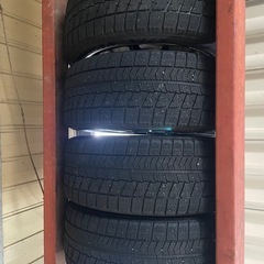 決まりました！50.30プリウス PCD100 スタッドレスタイヤ　4本　ブリヂストン製の画像