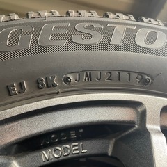 決まりました！50.30プリウス PCD100 スタッドレスタイヤ　4本　ブリヂストン製の画像