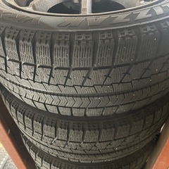 決まりました！50.30プリウス PCD100 スタッドレスタイヤ　4本　ブリヂストン製の画像