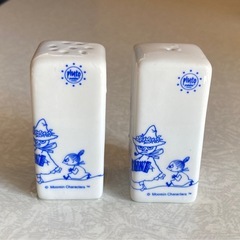 ムーミンのソルト＆ペッパーケースセット(フィンランド製陶磁器)の画像