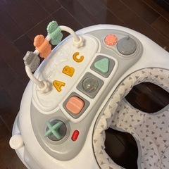 テーブル付き歩行器の画像