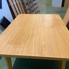 テーブル　小の画像