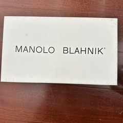 マノロブラニク　キャロライン　サンダル　シルバーの画像