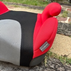 エールべべ　ジュニアシートの画像