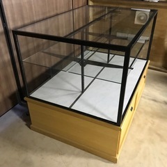 オシャレな引き出し付き！店舗什器/ディスプレイの画像