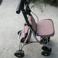 【幸和製作所(テイコブ/TacaoF) シルバーカー コンパクトタイプの画像