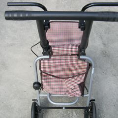 【幸和製作所(テイコブ/TacaoF) シルバーカー コンパクトタイプの画像