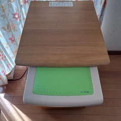 勉強机のサイドデスクの画像