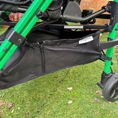 hugmeベビーカーの画像