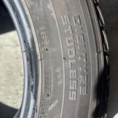 ダンロップ　225/65R17 スタッドレス　4本セットの画像