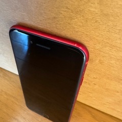 iphonese3 64GB レッドの画像