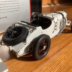 CMC 1/18モデルカーの画像