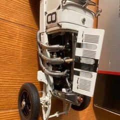 CMC 1/18モデルカーの画像