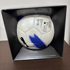 PUMA サッカーボール サイズ4 ホワイト/ピンクの画像