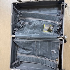 大容量スーツケースの画像