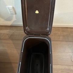 ゴミ箱の画像