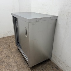 ステンレス　業務用　扉付き作業台　厨房　飲食店　W７５０ｘD４５０ｘH８００ｍｍの画像