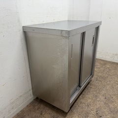 ステンレス　業務用　扉付き作業台　厨房　飲食店　W７５０ｘD４５０ｘH８００ｍｍの画像