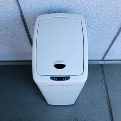 自動開閉 ゴミ箱 45リットルの画像