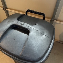 大容量ゴミ箱　屋外　蓋付きの画像
