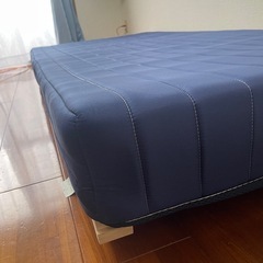 シングルサイズ脚付マットレスの画像