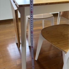 IKEA ダイニングテーブルの画像
